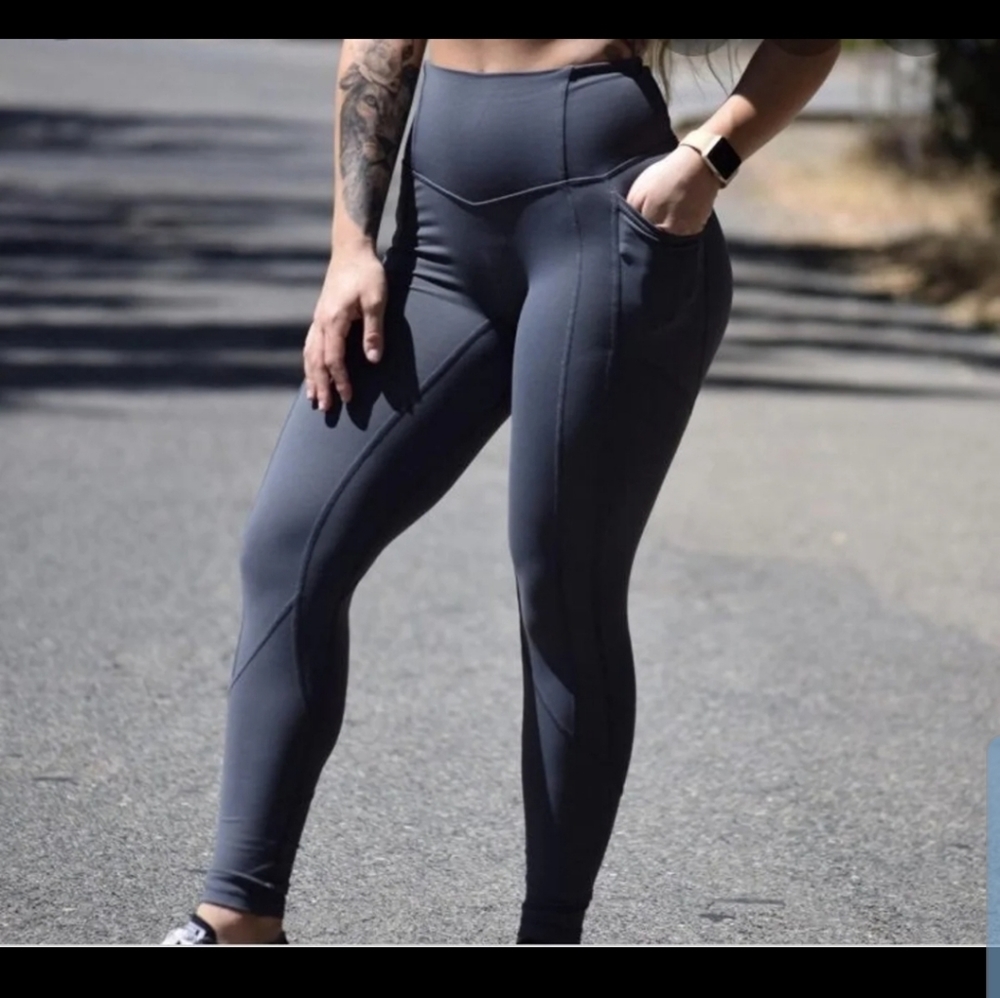 TYC heart booty leggings